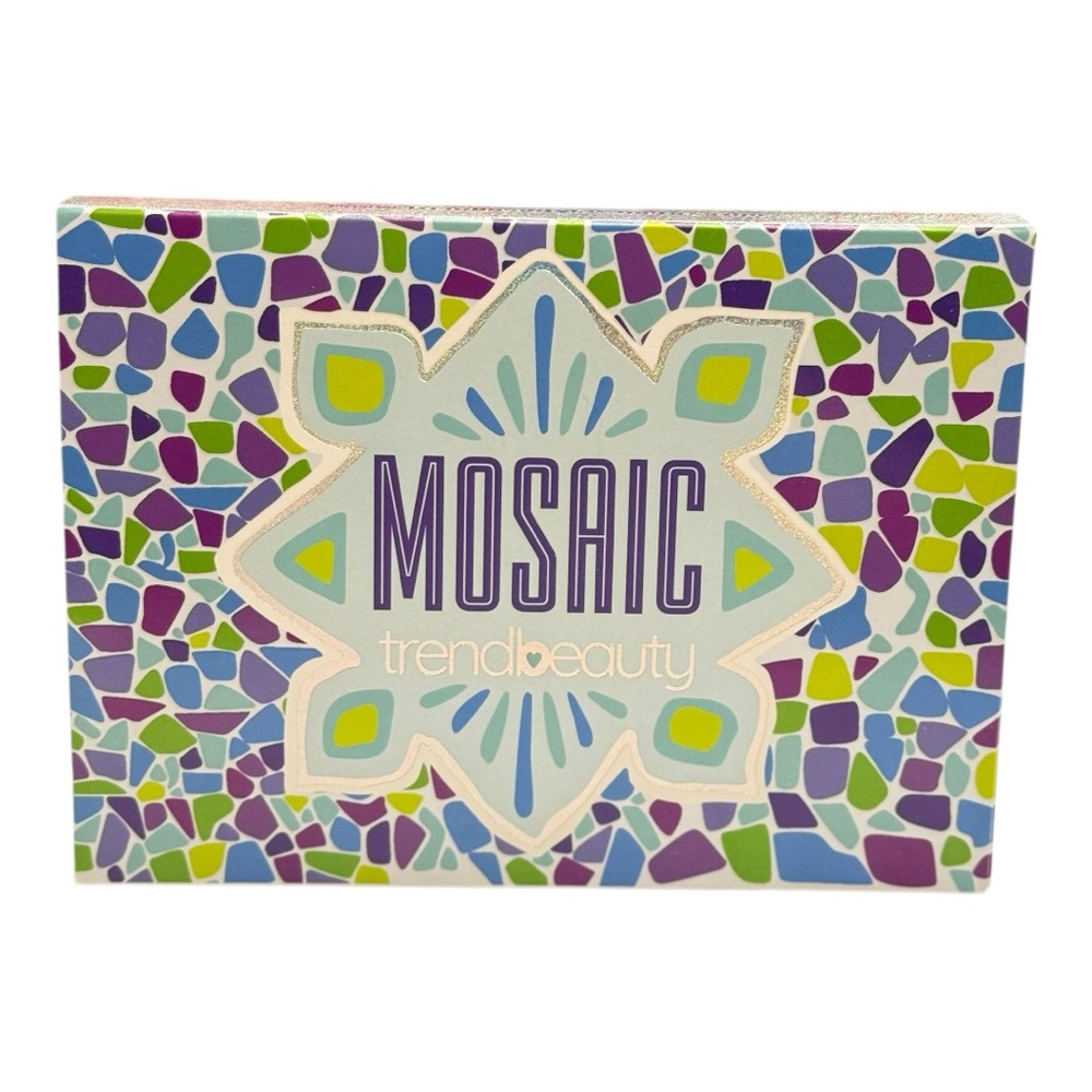 Mosaic Eyeshadow Palette in 15 Vibrant Colors - Picture 2 of 5